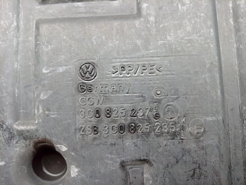 Recambio de cubrecarter para volkswagen passat b6 variant (3c5) 2.0 tdi 16v referencia OEM IAM  3C0825237F 