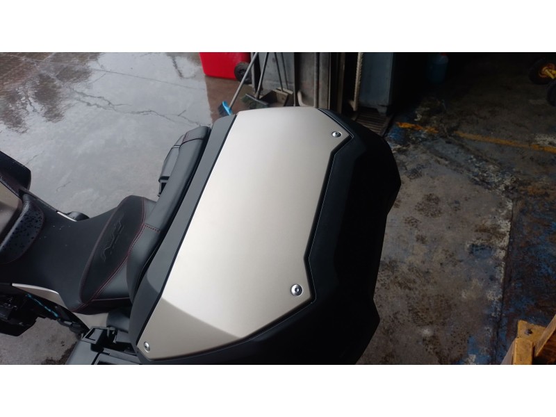 Recambio de portaequipajes para honda nt1100 referencia OEM IAM   