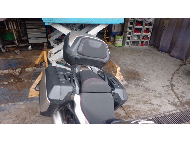 Recambio de portaequipajes para honda nt1100 referencia OEM IAM   