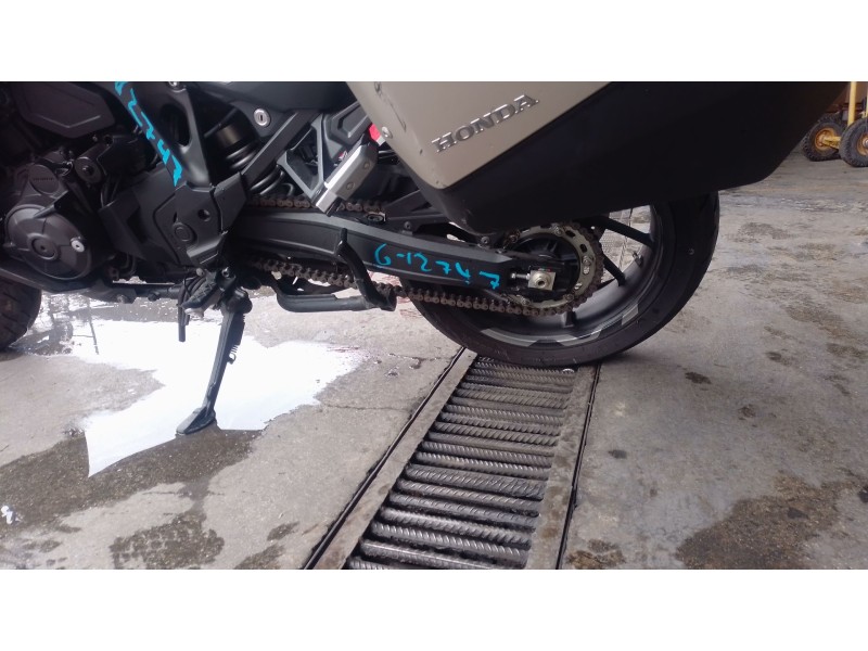 Recambio de basculante para honda nt1100 referencia OEM IAM   