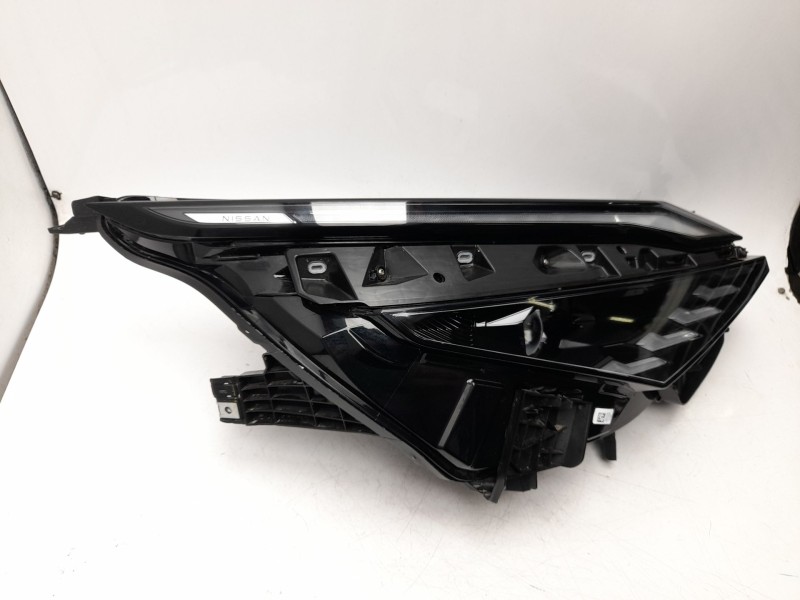 Recambio de faro derecho para nissan qashqai iii (j12) 1.5 vc-t referencia OEM IAM  26010HN25B 