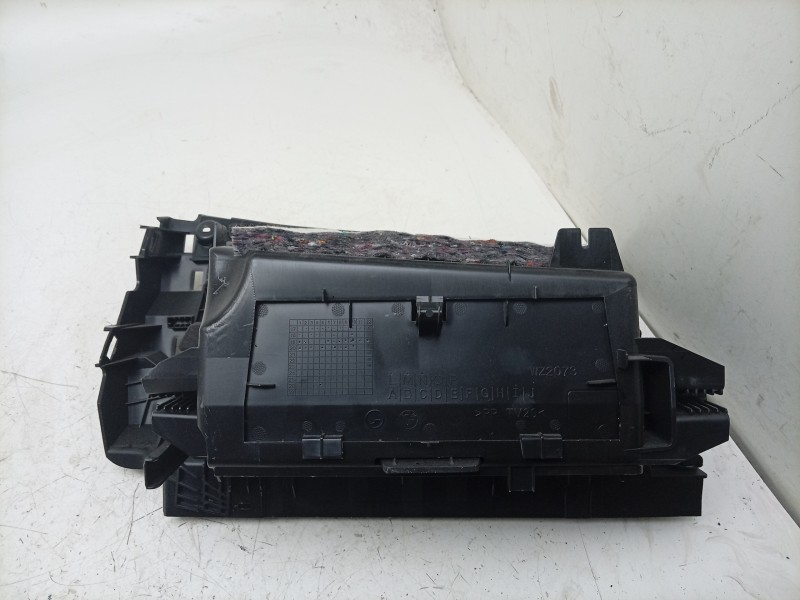 Recambio de guantera para bmw 1 (f40) 118 d referencia OEM IAM  51167937981 
