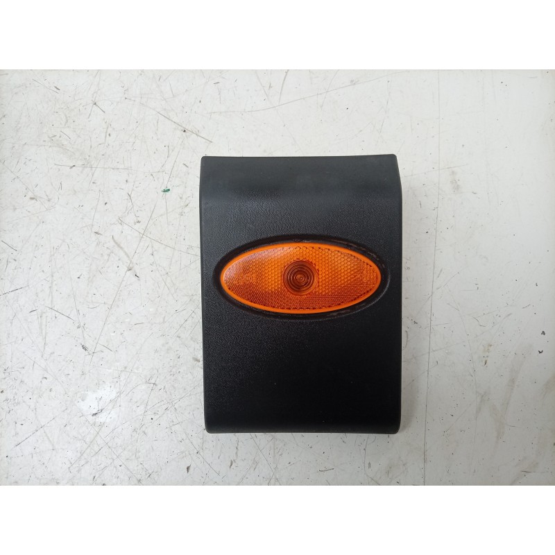 Recambio de piloto lateral izquierdo para renault master iii furgoneta (fv) 2.3 dci 150 fwd (fv0f, fv03) referencia OEM IAM  768