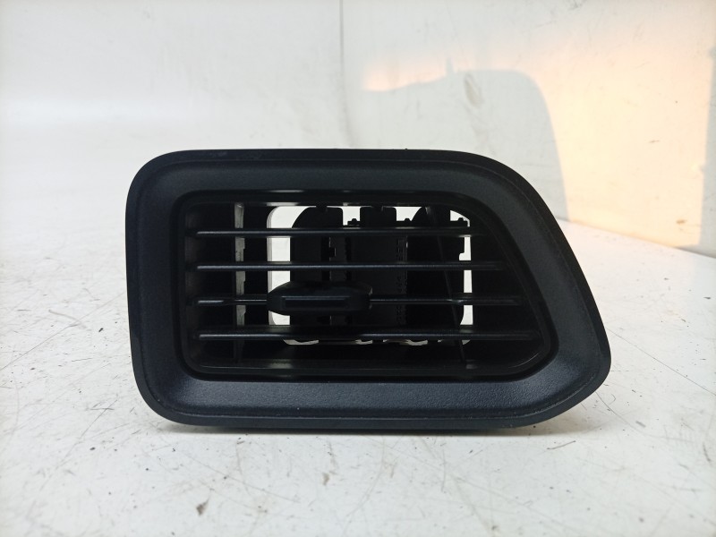 Recambio de aireador izquierdo para renault master iii furgoneta (fv) 2.3 dci 150 fwd (fv0f, fv03) referencia OEM IAM  687505442