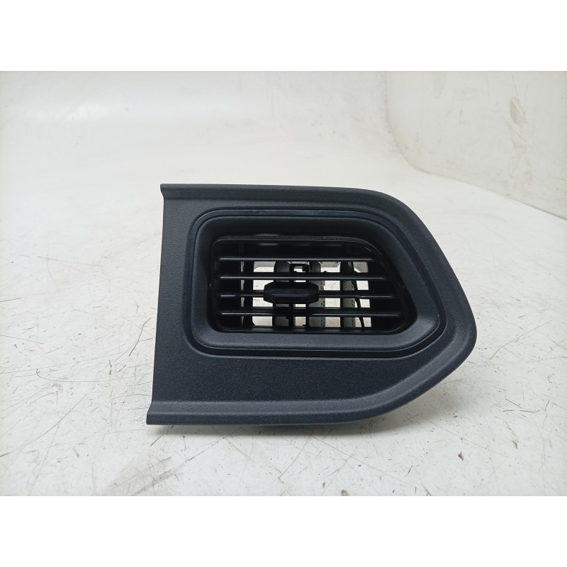 Recambio de aireador central derecho para renault master iii furgoneta (fv) 2.3 dci 150 fwd (fv0f, fv03) referencia OEM IAM  687