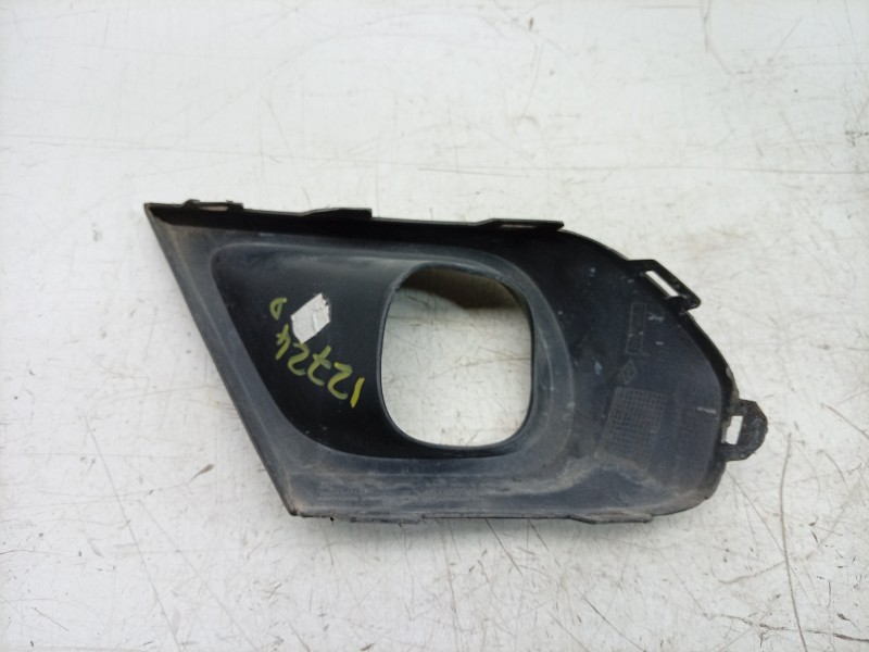 Recambio de moldura antiniebla derecha para dacia duster (hm_) 1.2 tce 125 (hmma) referencia OEM IAM  261A27239R 