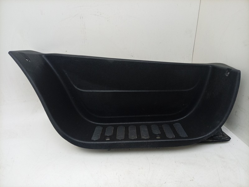Recambio de moldura para renault master iii furgoneta (fv) 2.3 dci 150 fwd (fv0f, fv03) referencia OEM IAM  769520009R 
