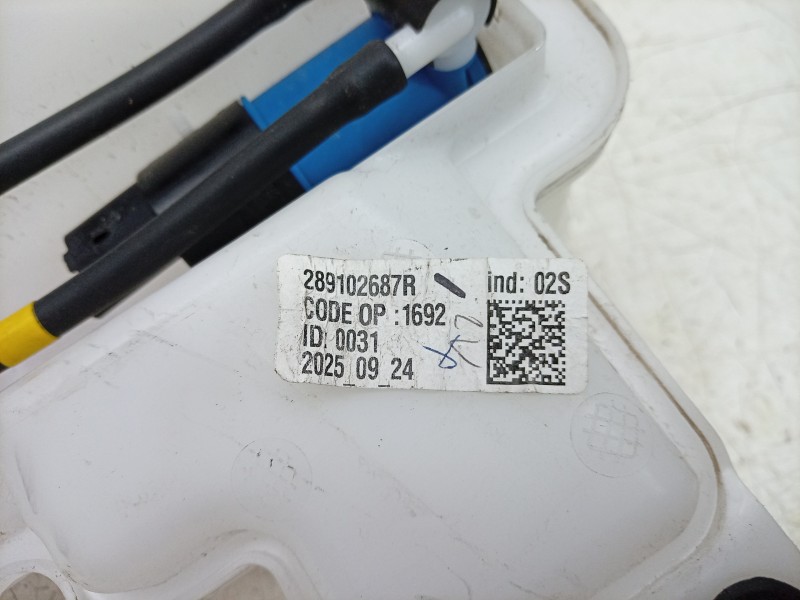 Recambio de deposito limpia para renault 5 e-tech 150 referencia OEM IAM  289102687R 