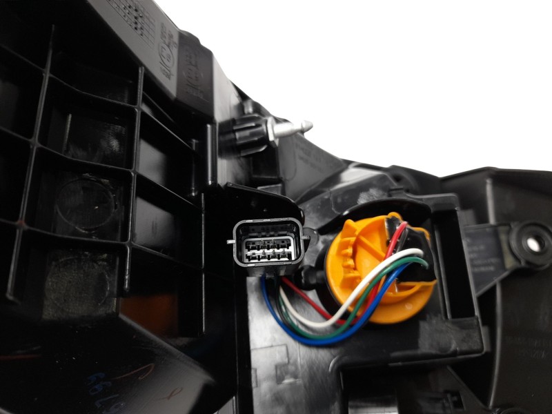 Recambio de piloto trasero derecho para renault kadjar (ha_, hl_) 1.3 tce 140 referencia OEM IAM  265504776R 103F18170770/162546