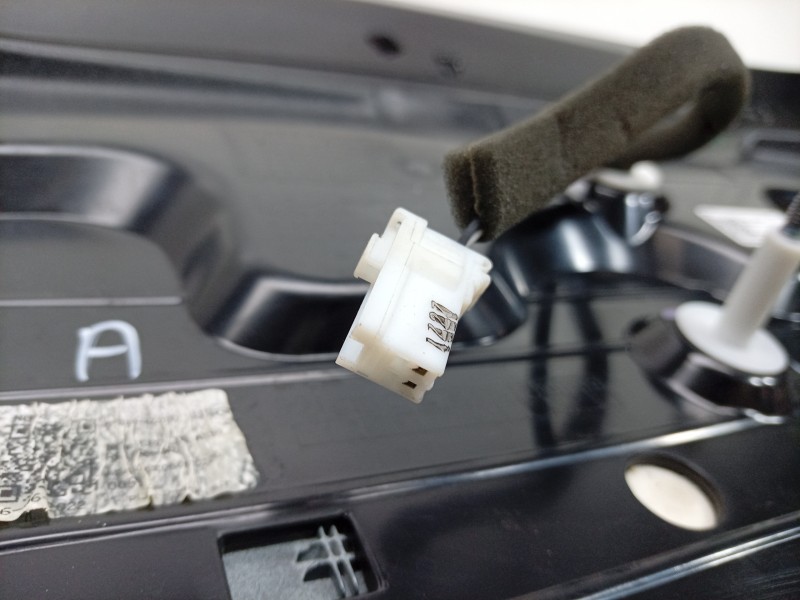 Recambio de aleron trasero para kia sportage v (nq5) 1.6 t-gdi referencia OEM IAM  87220R2000 