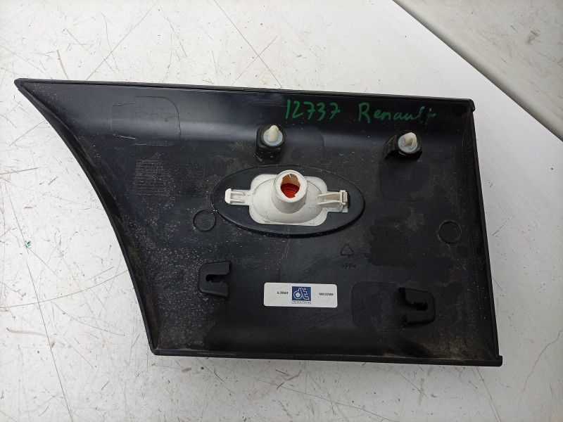 Recambio de piloto lateral derecho para renault master iii furgoneta (fv) 2.3 dci 150 fwd (fv0f, fv03) referencia OEM IAM  768F3