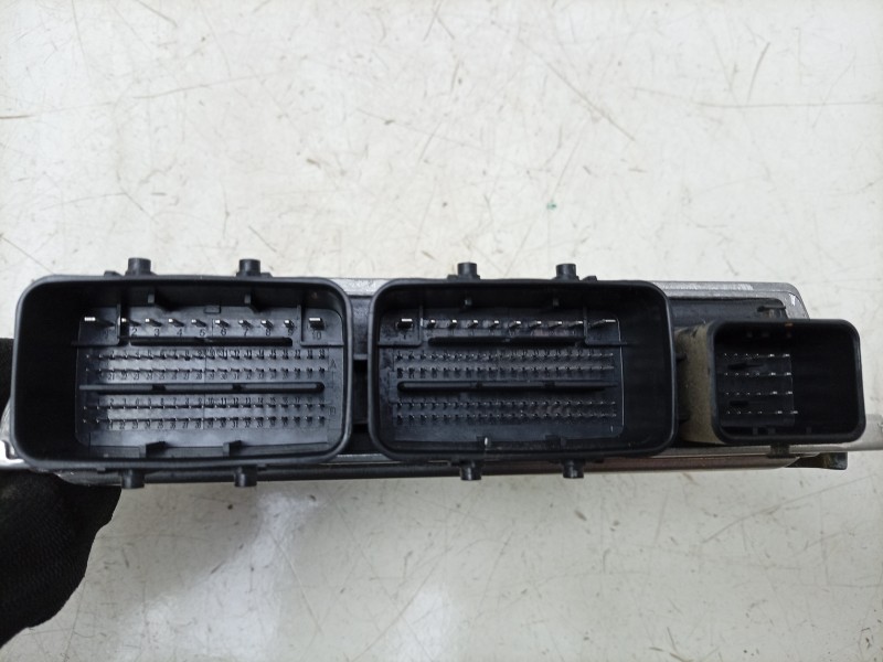 Recambio de centralita motor uce para renault master iii furgoneta (fv) 2.3 dci 150 fwd (fv0f, fv03) referencia OEM IAM  2371077