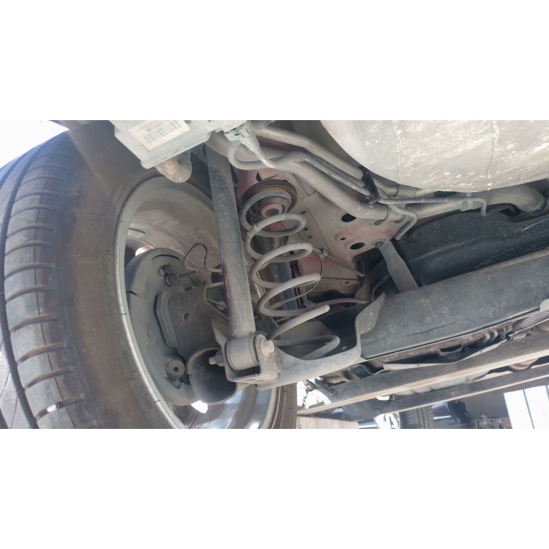 Recambio de amortiguador trasero izquierdo para ford fiesta vii (hj, hf) 1.0 ecoboost referencia OEM IAM   