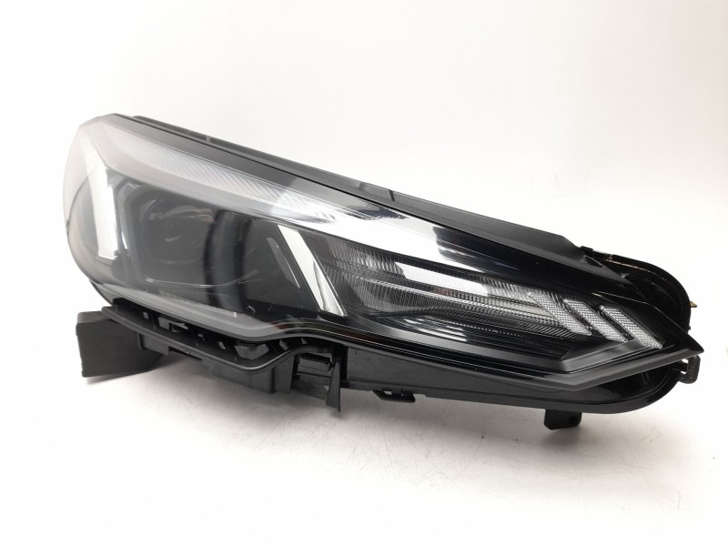 Recambio de faro derecho para dr evo 5 referencia OEM IAM  A00091194 