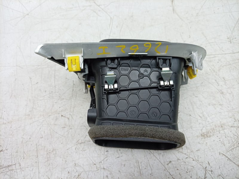 Recambio de aireador izquierdo para citroën c3 iii (sx) 1.5 bluehdi 100 (sxyhyp, sxyhtu) referencia OEM IAM  98162208ZD 