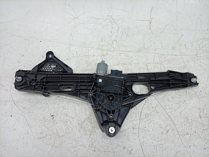 Recambio de elevalunas trasero derecho para renault 5 e-tech 150 referencia OEM IAM  827200841R 