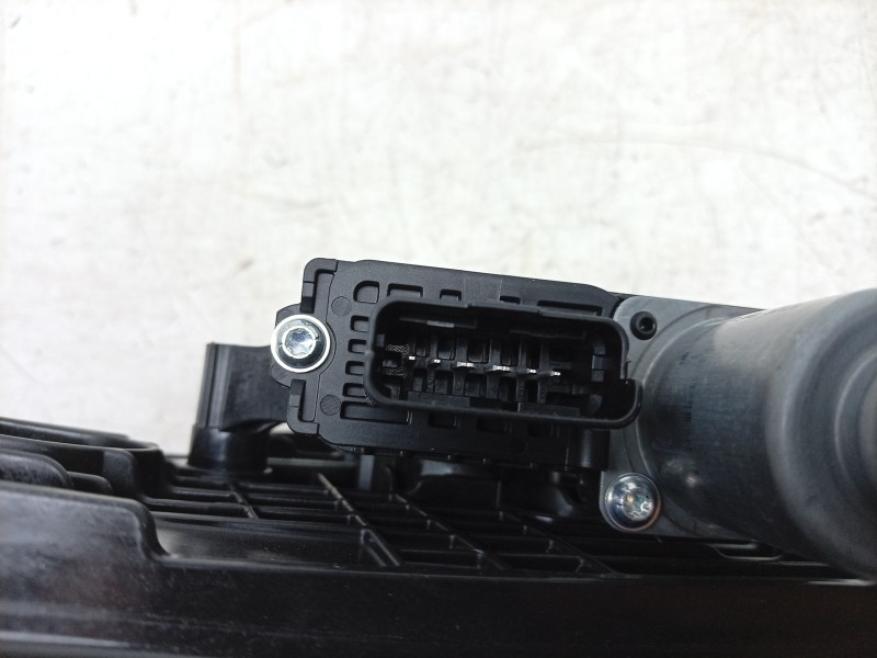 Recambio de elevalunas trasero derecho para renault 5 e-tech 150 referencia OEM IAM  827200841R 