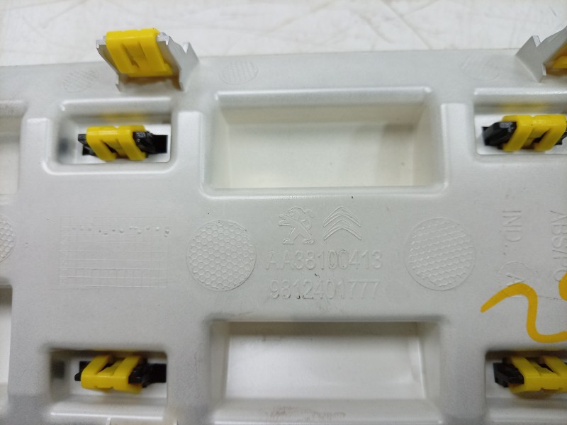Recambio de rejilla aireadora para citroën c3 iii (sx) 1.5 bluehdi 100 (sxyhyp, sxyhtu) referencia OEM IAM 98161835ZD 9812401777