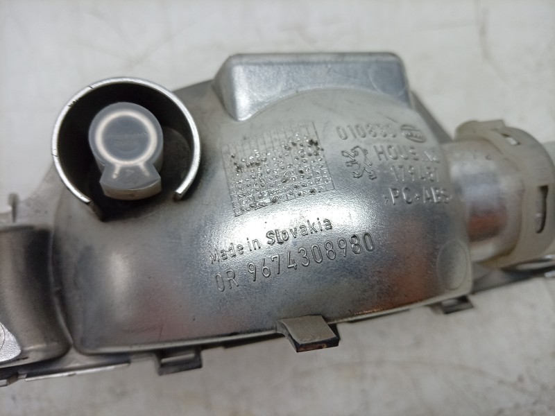 Recambio de piloto trasero central para opel corsa f (p2jo) 1.2 (68) referencia OEM IAM  9674308980 103F17420380/2320600/1649001