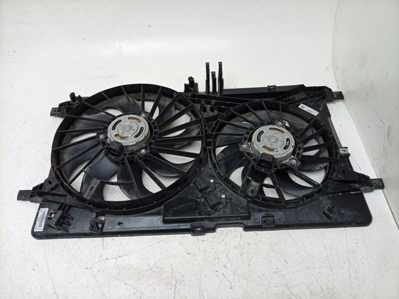 Recambio de electroventilador para renault master iii furgoneta (fv) 2.3 dci 150 fwd (fv0f, fv03) referencia OEM IAM  214813663R