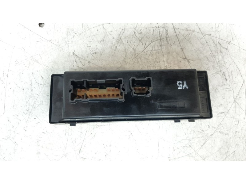 Recambio de mando elevalunas delantero izquierdo para nissan pulsar (c13) acenta referencia OEM IAM 254013ZL1A  