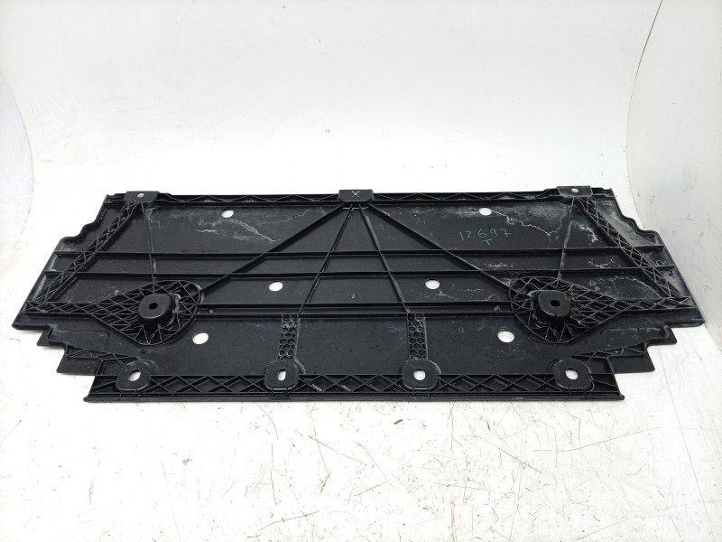 Recambio de cubrecarter para renault 5 e-tech 150 referencia OEM IAM  748189371R 