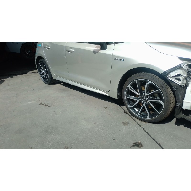Recambio de estribos laterales para toyota corolla hatchback (_e21_, _ea1_, _eh1_) 2.0 hybrid (mzeh12) referencia OEM IAM   