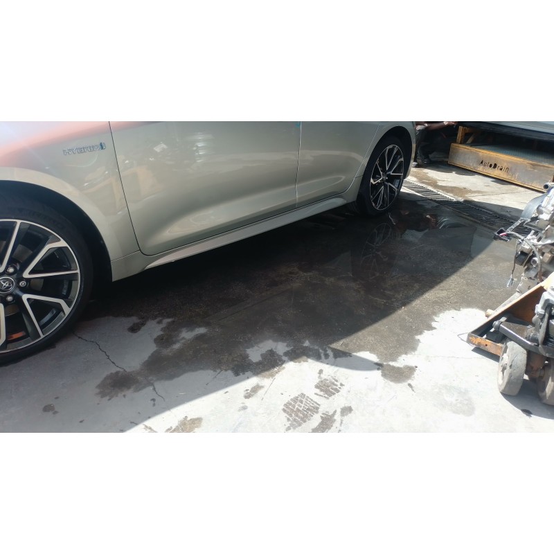 Recambio de estribos laterales para toyota corolla hatchback (_e21_, _ea1_, _eh1_) 2.0 hybrid (mzeh12) referencia OEM IAM   