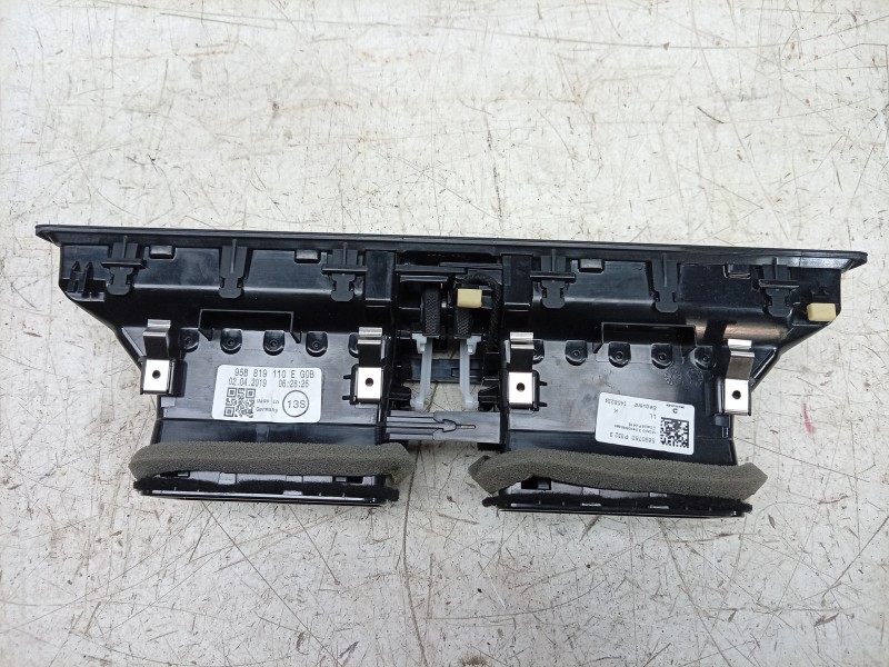 Recambio de aireador central para porsche macan (95b) 3.0 s referencia OEM IAM 95B819110EG0B 95B819110EG0B 