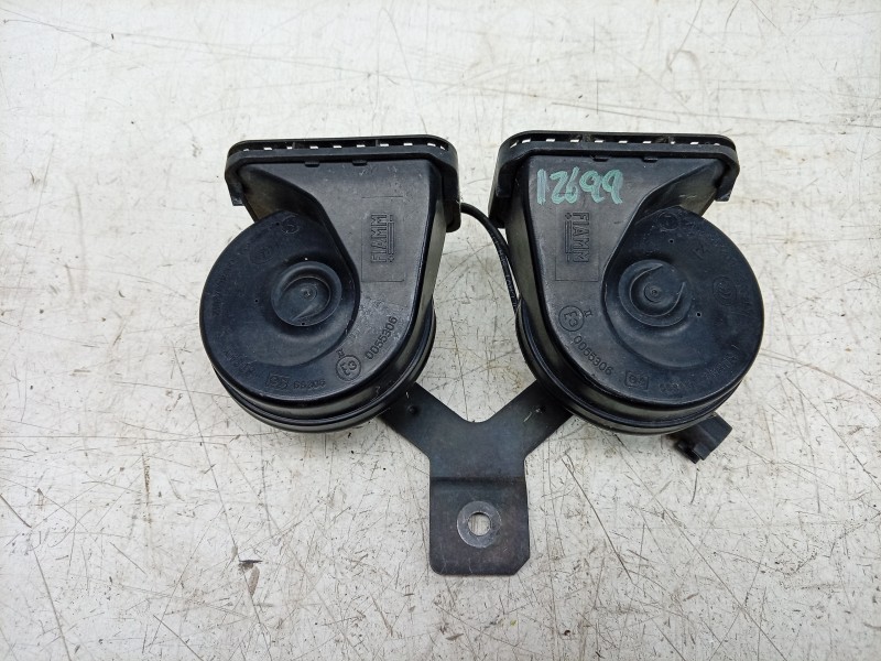 Recambio de claxon para land rover range rover evoque (l538) 2.0 d referencia OEM IAM A046522 BJ3213A803AC 