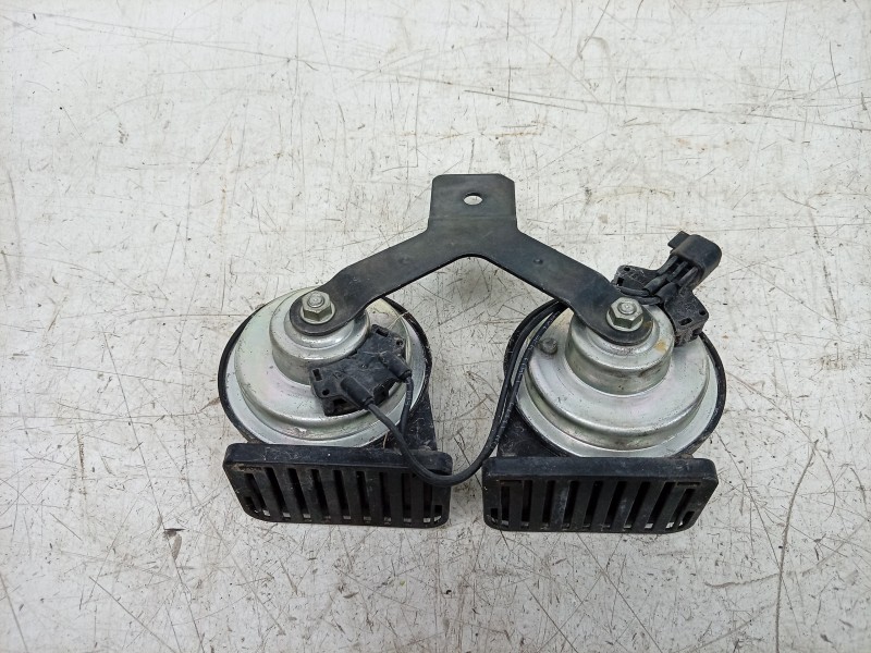 Recambio de claxon para land rover range rover evoque (l538) 2.0 d referencia OEM IAM A046522 BJ3213A803AC 