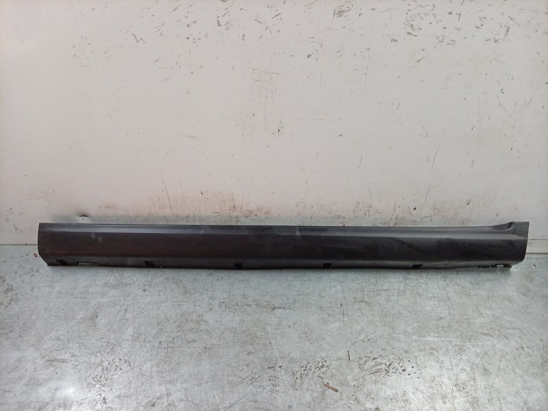 Recambio de estribos laterales para kg mobility tivoli referencia OEM IAM  7955035000 