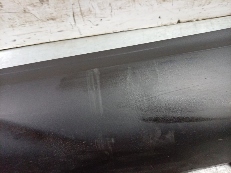 Recambio de estribos laterales para kg mobility tivoli referencia OEM IAM  7955035000 