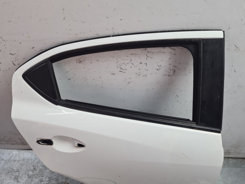 Recambio de puerta trasera derecha para mazda 2 hatchback (dl, dj) 1.5 skyactiv-g referencia OEM IAM D0Y07202XK D0Y07202XK 