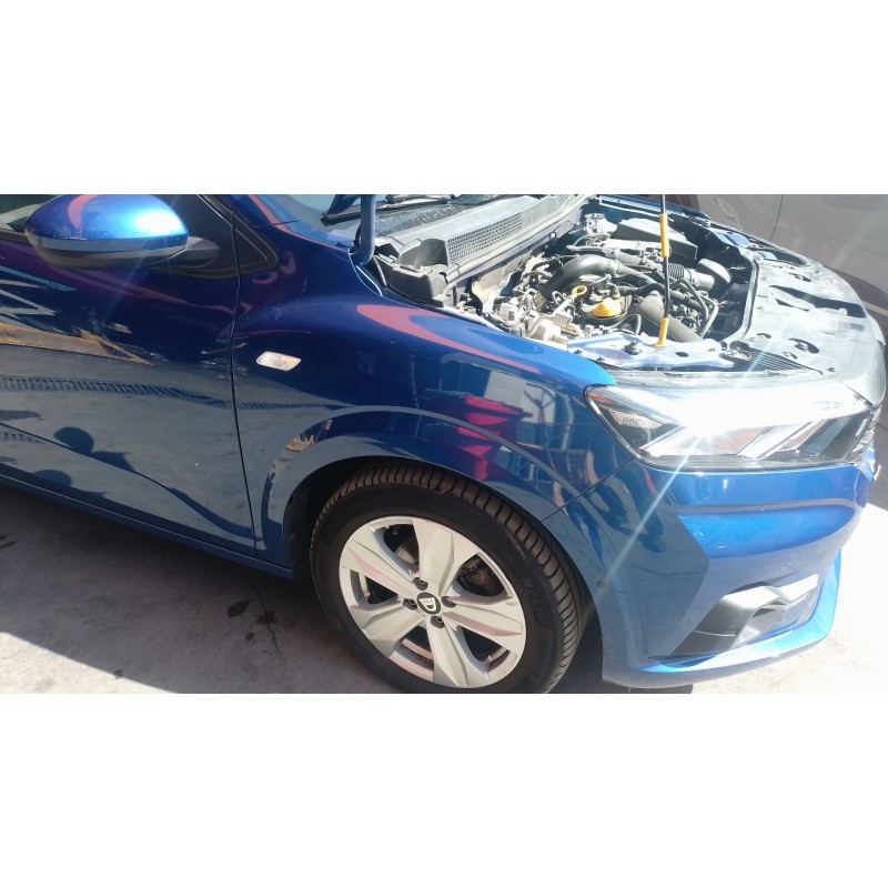 Recambio de aleta delantera derecha para dacia sandero iii 1.0 tce 90 eco-g referencia OEM IAM   