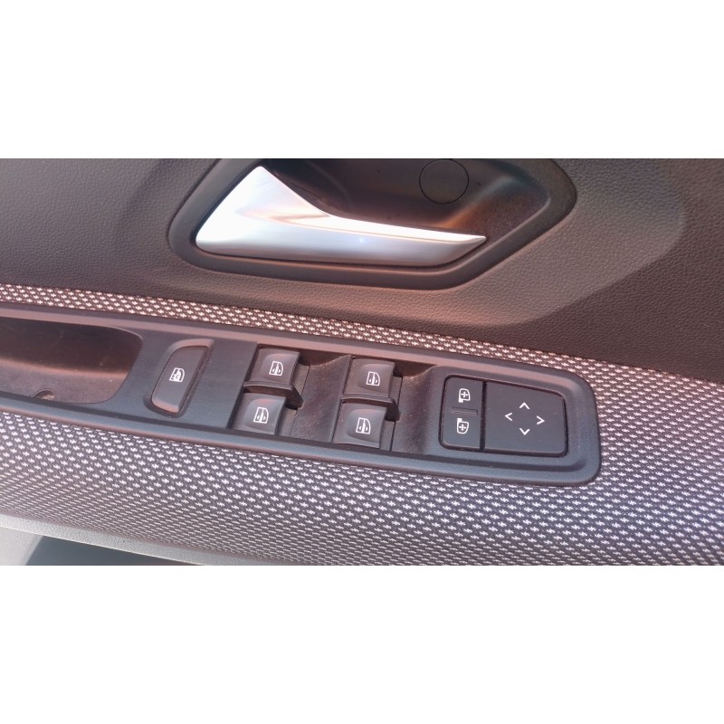 Recambio de mando elevalunas delantero izquierdo para dacia sandero iii 1.0 tce 90 eco-g referencia OEM IAM   