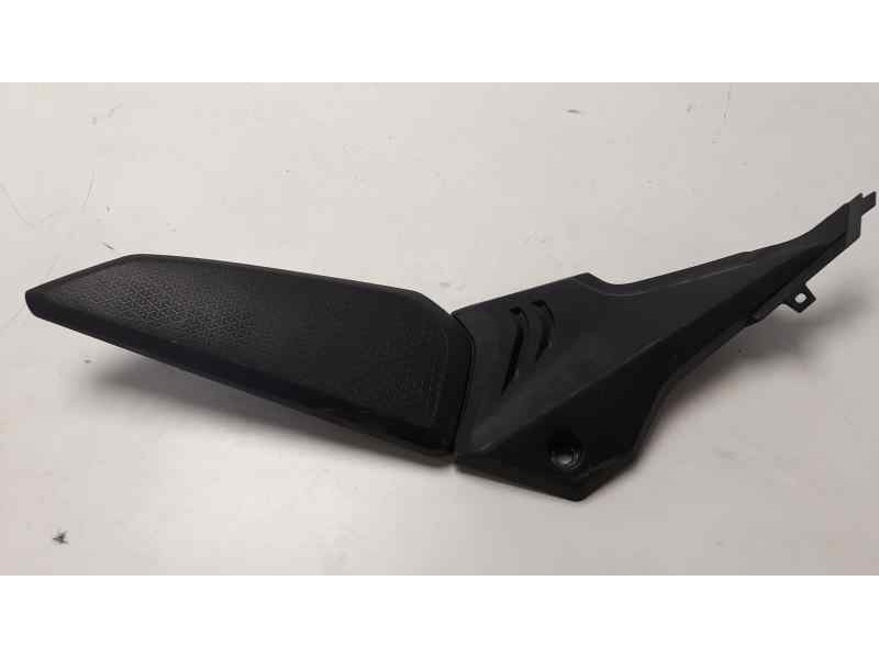 Recambio de moldura para honda cb 650f referencia OEM IAM 83611MKND500  