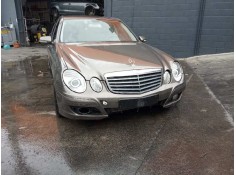 mercedes-benz clase e (w211) berlina del año 2008 2