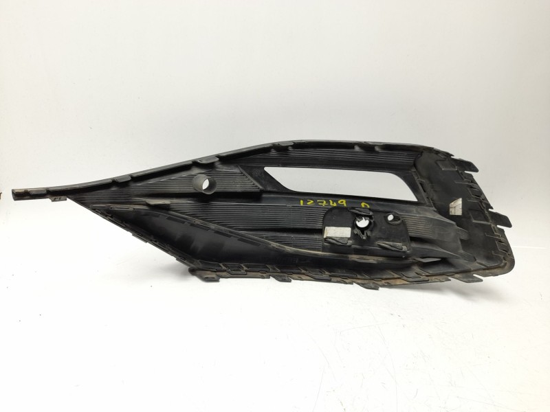 Recambio de rejilla paragolpes derecha para seat leon (kl1, klg) 1.0 tsi referencia OEM IAM  5FA853666E 