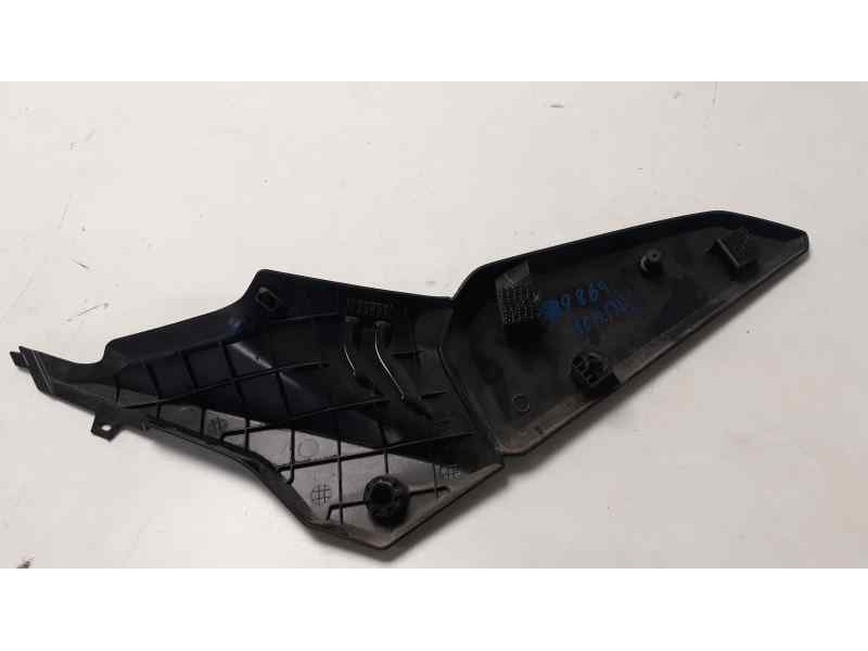 Recambio de moldura para honda cb 650f referencia OEM IAM 83611MKND500  