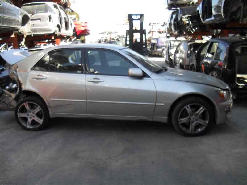 toyota lexus is 200 (gxe10) del año 2000