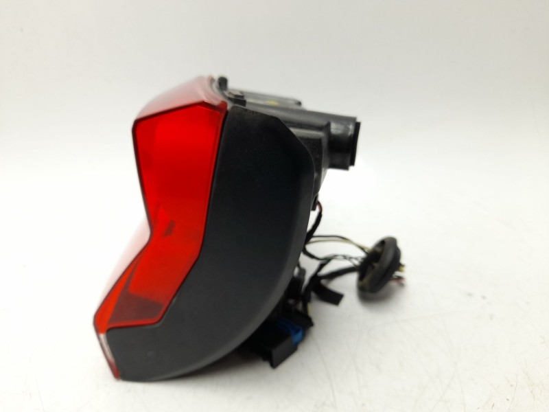 Recambio de piloto trasero derecho interior para citroën c5 aircross (ac_, aj_, ar_, a4_) 1.5 bluehdi 130 (acyhzj, acyhzr) refer