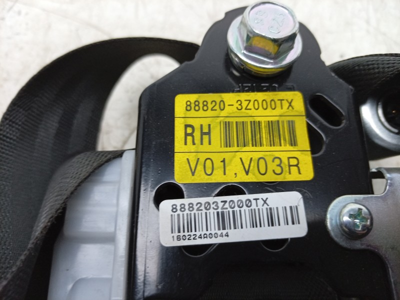 Recambio de cinturon seguridad delantero derecho para hyundai i40 1.7 crdi cat referencia OEM IAM  888203Z000TX 