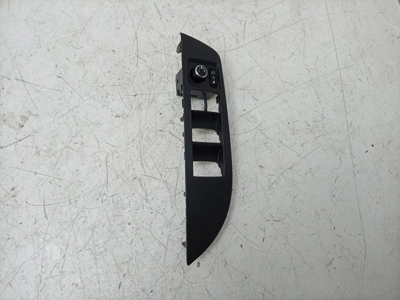 Recambio de mando retrovisor para toyota corolla sedán (_e21_) 1.8 vvti hybrid (zwe211, mzea12) referencia OEM IAM  8487202450 