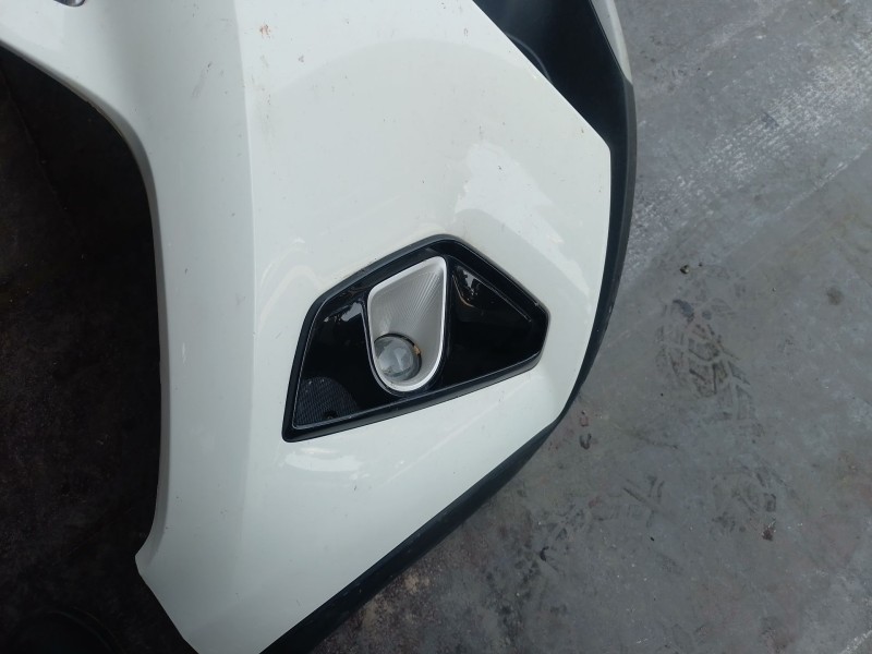 Recambio de faro antiniebla derecho para kia stonic (yb) 1.0 t-gdi referencia OEM IAM  92202H8400 7700102/KI6204413
