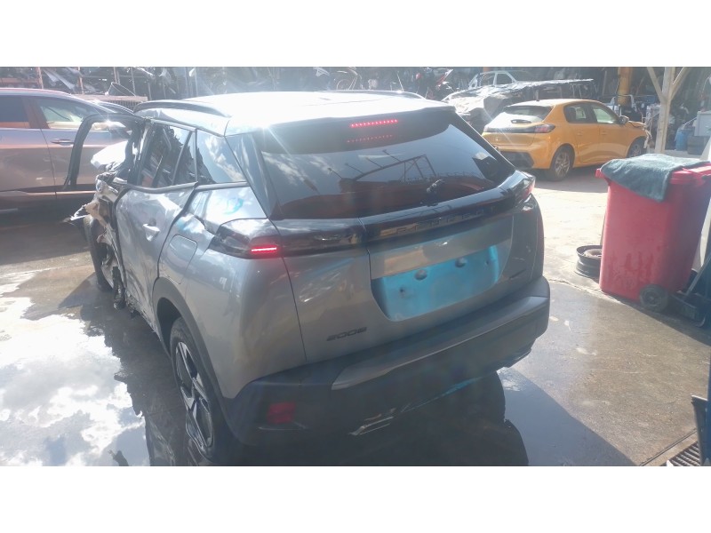 peugeot 2008 allure hybrid 136 edcs6 del año 2024