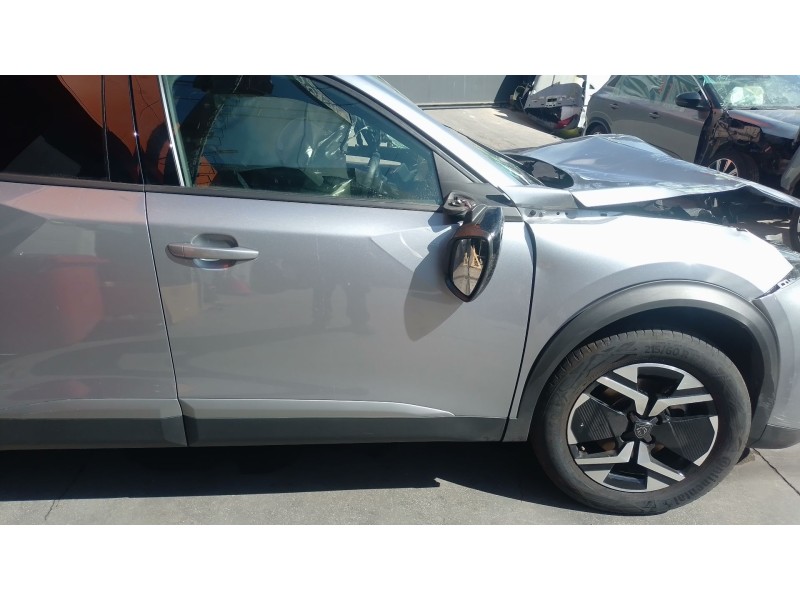 Recambio de puerta delantera derecha para peugeot 2008 allure hybrid 136 edcs6 referencia OEM IAM   
