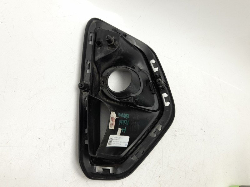 Recambio de rejilla paragolpes izquierda para kia stonic (yb) 1.0 t-gdi referencia OEM IAM  86523H8410 