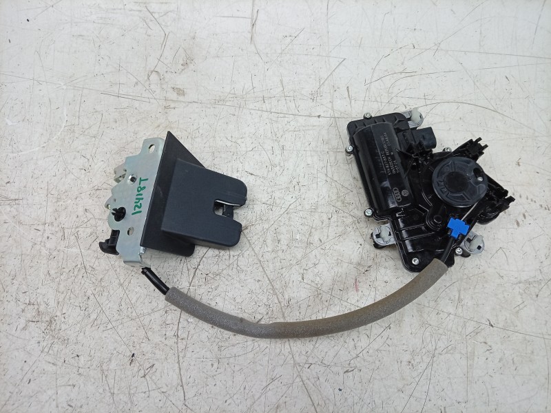 Recambio de cerradura maletero / porton para audi q2 (gab, gag) 30 tdi referencia OEM IAM 4M0827506D 8TA827887C EZCAU181