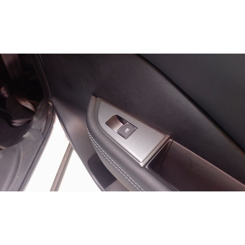 Recambio de mando elevalunas trasero derecho para nissan qashqai iii (j12) 1.5 vc-t referencia OEM IAM   